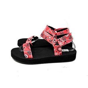 NEW Steve Madden Sandals